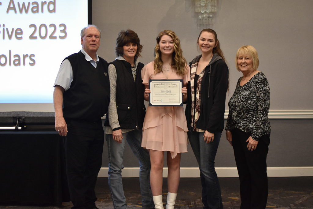 Ellie receives her CTE Scholar Award.